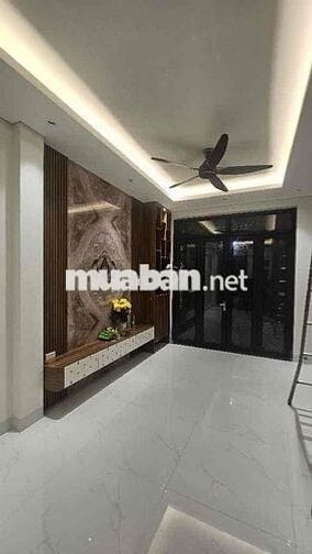 Nhà đẹp trung tâm Thạch Bàn cạnh Uỷ Ban Phường . Aeon cầu Vĩnh Tuy