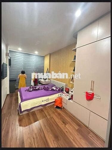 Tôi cần bán nhà mặt phố Cầu Giấy, nhà 5tầng full nội thất.