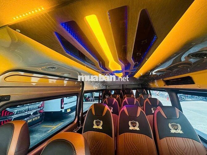 Transit 16c 2023 lên full option - trả trước 350tr