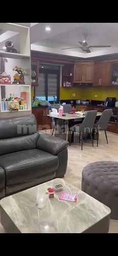 Cần bán chcc 120m sử dụng . Mặt đường lê văn lương