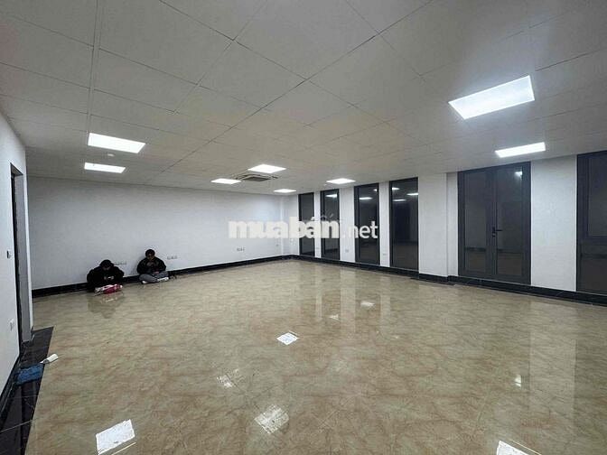 mặt bằng kinh doanh 200m2 phố Tây Hồ