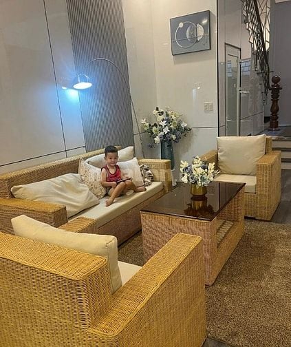Nhà 3 Tầng Mới Đẹp Full Nội Thất–Trục Vip Ỷ Lan Nguyên Phi–12.x Tỷ