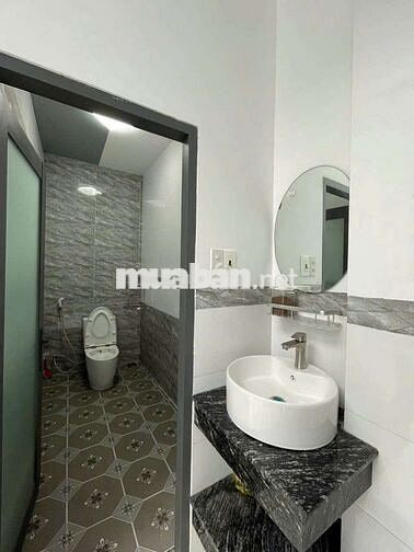 Tôi chính chủ cần bán gấp căn nhà gấp xoay tiền lo cho con  nằm viện