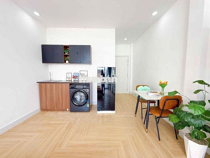 Cho thuê hộ 1 phòng ngủ ban công ngay phường Tân Kiểng, Quận 7