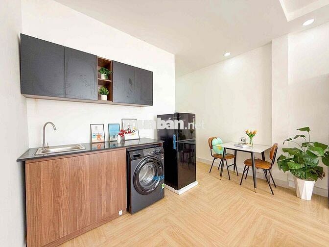 Cho thuê hộ 1 phòng ngủ ban công ngay phường Tân Kiểng, Quận 7