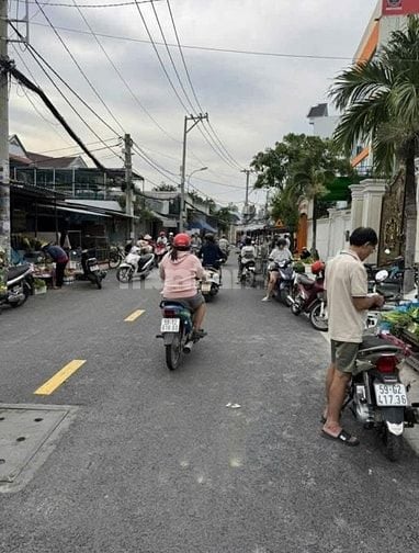 BÁN NHÀ KINH DOANH GẦN CHỢ TRUONG HỌC GIÁ 600TR