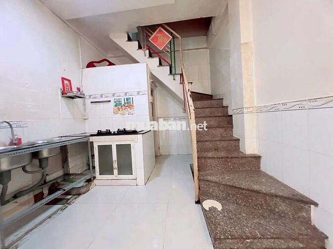 NHÀ HIẾM, CĂN GÓC 2 MT,3 TẦNG 3PN, HẺM RỘNG 4M -  P.XÓM CHIẾU Q4