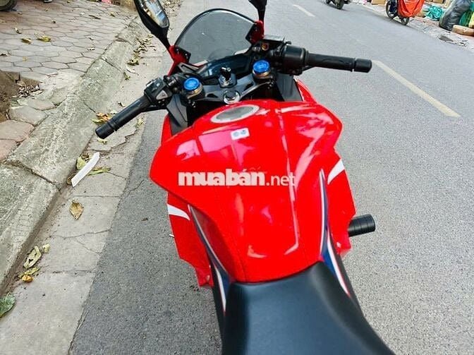 Honda CBR Đỏ, xanh, trắng 3452 km