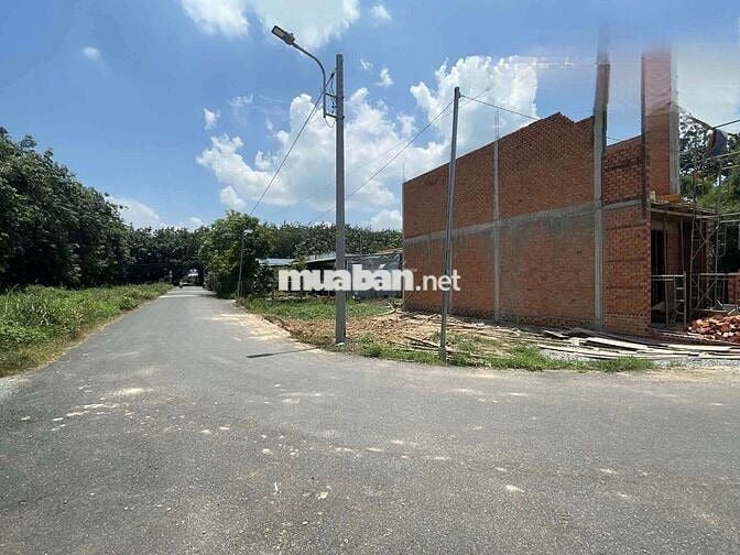 Cần bán lô góc 2 mặt tiền phường hòa lợi .tp hcm