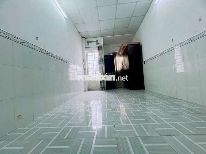 NHÀ HIẾM, CĂN GÓC 2 MT,3 TẦNG 3PN, HẺM RỘNG 4M -  P.XÓM CHIẾU Q4