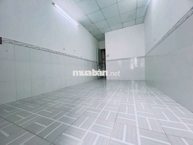 NHÀ HIẾM, CĂN GÓC 2 MT,3 TẦNG 3PN, HẺM RỘNG 4M -  P.XÓM CHIẾU Q4