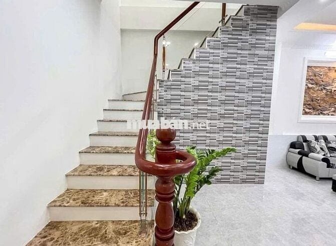 Cho thuê gấp nhà 116/2A Lê Lợi, P4, Q.Gò Vấp thông ra Phan Văn Trị