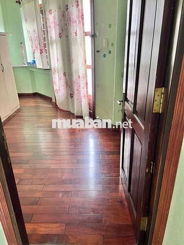 Nhà MT Đs 4 p11 gv cũ 3.2x12m 2lầu 3pn 2wc. Gần công viên Làng Hoa