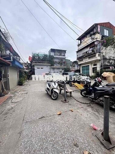 TẦNG 2 MẶT PHỐ 8/3 #QUỲNH MAI - SÂN CHƠI TRƯỚC NHÀ - HAI MẶT THOÁNG