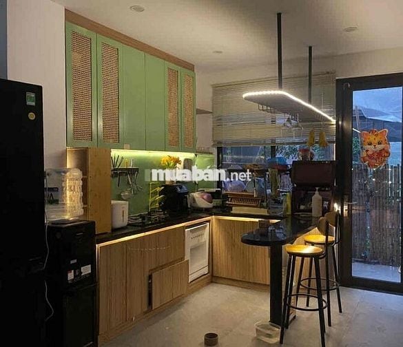 cho thuê nhà 115 met, 2-3 phòng ngủ nhà phố vườn