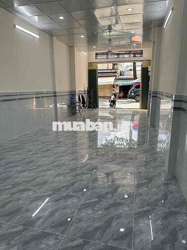 Nhà MTKD Thạch Lam. DT:4m X 18m. kết cấu nhà cấp 4 mới sạch sẽ 1WC