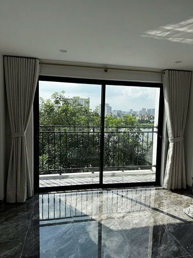 BÁN NHÀ MỚI XÂY 5 TẦNG - MẶT HỒ ĐIỀU HOÀ - KHU PHÂN LÔ NGÕ TÂY TRÀ