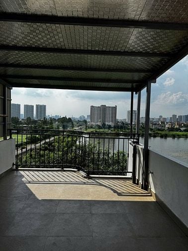 BÁN NHÀ MỚI XÂY 5 TẦNG - MẶT HỒ ĐIỀU HOÀ - KHU PHÂN LÔ NGÕ TÂY TRÀ