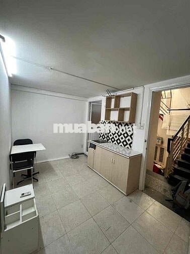 Căn hộ 2PN đủ nội thất Quận 1 giá siêu rẻ