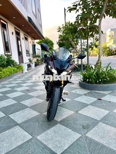 cần bán r15v3 hỗ trợ trả góp