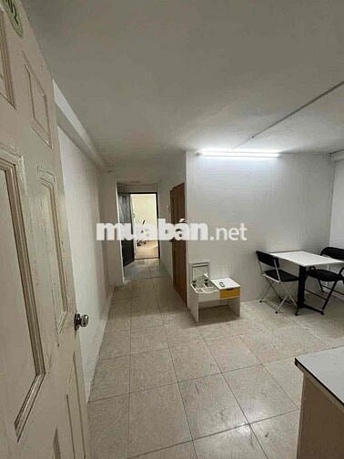 Căn hộ 2PN đủ nội thất Quận 1 giá siêu rẻ