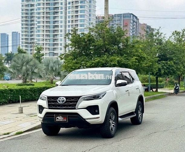 Toyota Fortuner 2.4L 4x2 MT 2023 - 49000 km