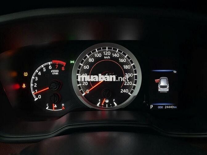 Toyota Corolla Cross 2021 1.8G, xe gia đình