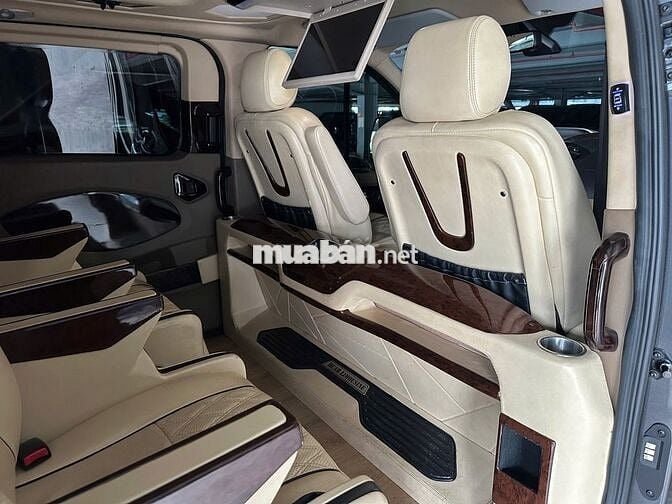 Ford Tourneo Limousine 2020 bảo hành 2026, vay 75%