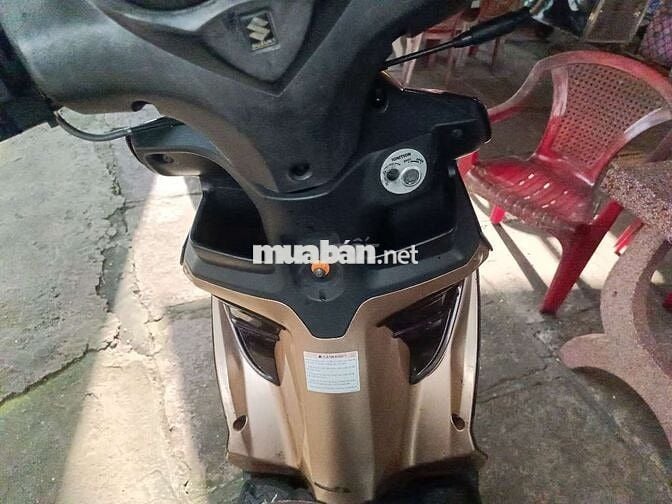 Dư xe bán nhanh xe còn nguyên zin êm