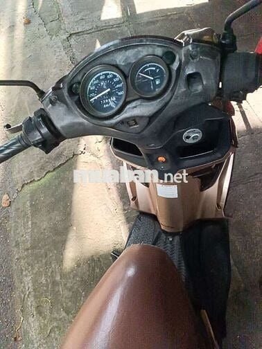 Dư xe bán nhanh xe còn nguyên zin êm