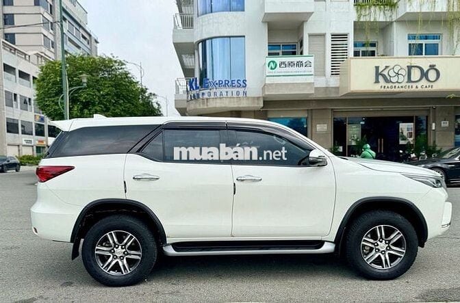 Toyota Fortuner 2.4L 4x2 MT 2023 - 49000 km