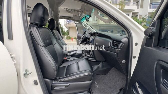 Toyota Fortuner 2.4L 4x2 MT 2023 - 49000 km