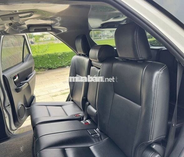 Toyota Fortuner 2.4L 4x2 MT 2023 - 49000 km