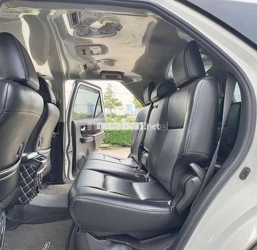 Toyota Fortuner 2.4L 4x2 MT 2023 - 49000 km