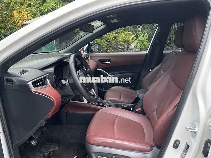 Toyota Corolla Cross 2021 1.8G, xe gia đình