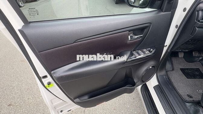 Toyota Fortuner 2.4L 4x2 MT 2023 - 49000 km