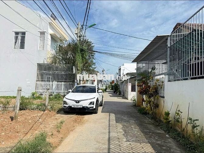 Bán lô đất Đ.Nguyễn Thị Lắng - Tân Phú Trung DT 115m2 giá 950tr, shr