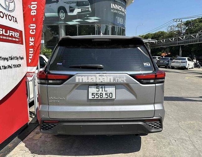 TOYOTA INNOVA CROSS 1.8V 2025 - odo: 1.375km