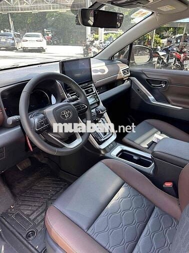 TOYOTA INNOVA CROSS 1.8V 2025 - odo: 1.375km