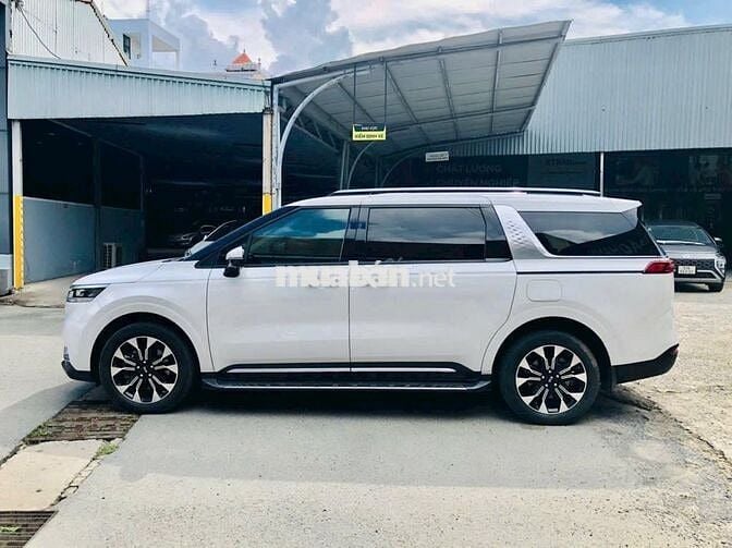 Kia Carnival 2022 Signature 2.2D - Lướt 13,000 km.