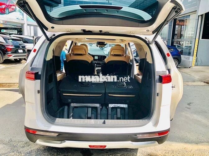 Kia Carnival 2022 Signature 2.2D - Lướt 13,000 km.