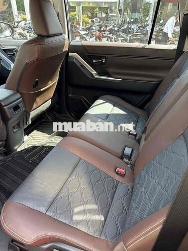 TOYOTA INNOVA CROSS 1.8V 2025 - odo: 1.375km