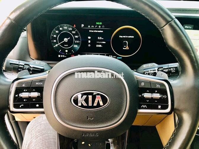 Kia Carnival 2022 Signature 2.2D - Lướt 13,000 km.