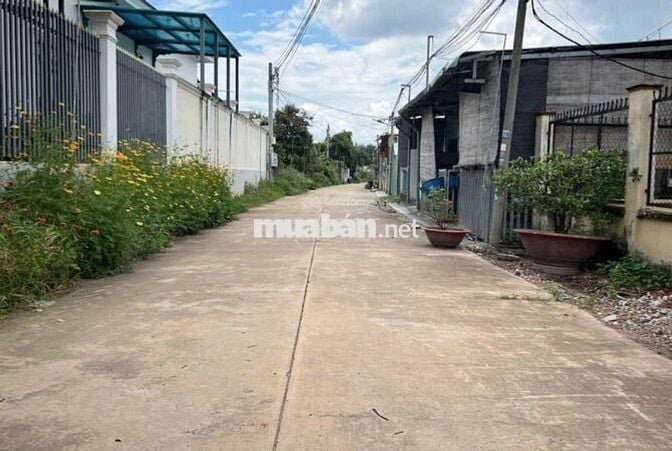 Sang nhanh lô đất 225m2 sát trung tâm Tân Hiệp, Phú Giáo,