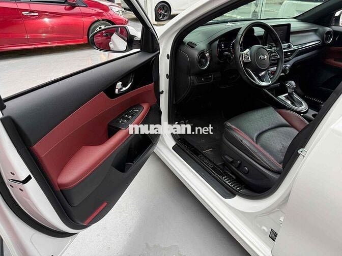 Kia Cerato 2021 2.0 AT PREMIUM - 24000 km