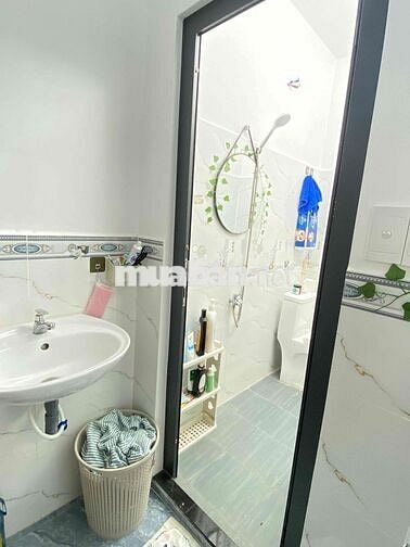 PASS GẤP PHÒNG TRỌ ĐƯỜNG NƠ TRANG LONG GẦN HUTECH