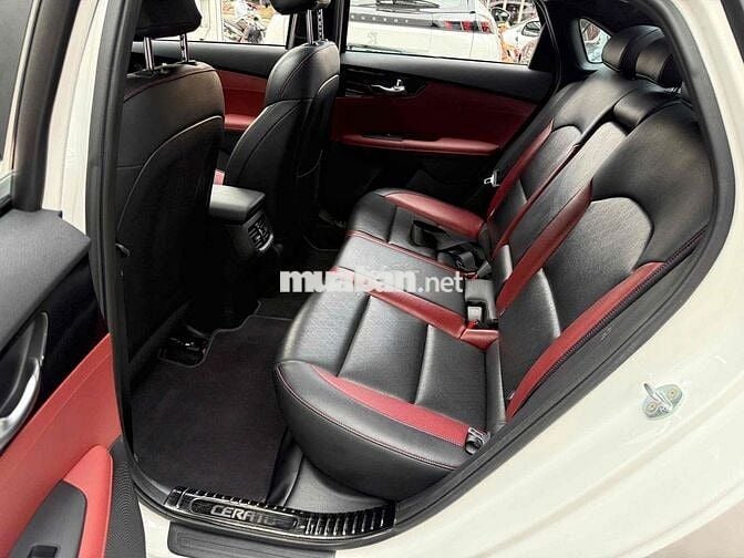 Kia Cerato 2021 2.0 AT PREMIUM - 24000 km