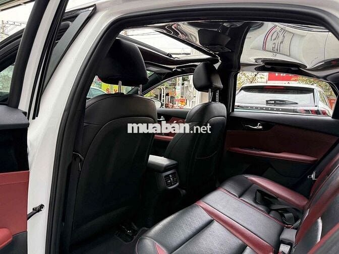 Kia Cerato 2021 2.0 AT PREMIUM - 24000 km