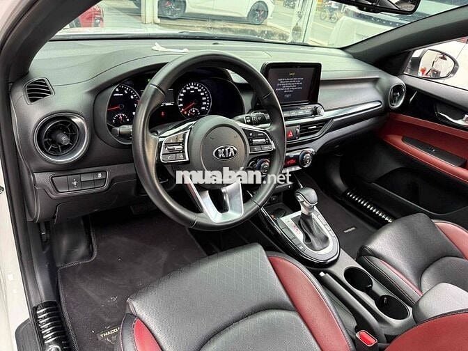 Kia Cerato 2021 2.0 AT PREMIUM - 24000 km