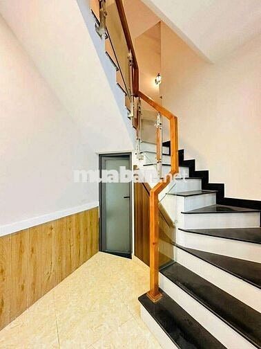 Cho thuê nguyên căn mới đẹp, 3pn ,Nguyenx Thái Sơn p4 Gò vấp